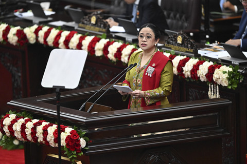 Ketua DPR Puan Maharani menyampaikan pidato dalam Sidang Paripurna Pembukaan Masa Persidangan I DPR Tahun Sidang 2025-2026  di Gedung Nusantara, Kompleks Parlemen, Jakarta, Jumat (15/8/2025). Foto: Rivan Awal Lingga/ANTARA FOTO