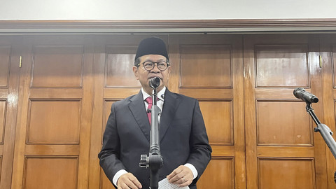 Gubernur DKI Jakarta Pramono Anung usai mengukuhkan Paskibraka Provinsi DKI Jakarta di Balai Kota, Gambir, Jakarta Pusat, (15/8/2025). Foto: Nasywa Athifah/kumparan