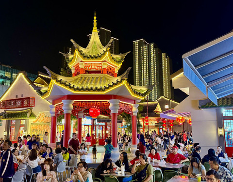 Surabaya Timur Punya Park Shanghai, Sentra Kuliner yang Otentik dan Cantik (1)