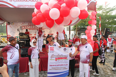 Istimewa