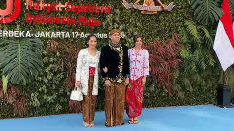 Utusan Khusus Presiden Bidang Pembinaan Generasi Muda dan Pekerja Seni, Raffi Ahmad menghadiri acara peringatan HUT ke-80 RI di Istana Merdeka, Jakarta Pusat, Jumat (17/8/2025). Foto: Zamachsyari/kumparan