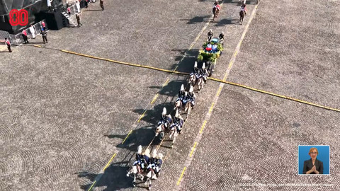 Prosesi Kirab Bendera Pusaka di Monas, Jakarta, Minggu (17/8/2025). Foto: YouTube/ Sekretariat Presiden