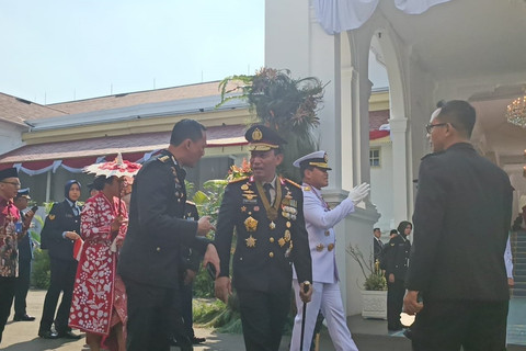 Kapolri Jenderal Listyo Sigit Prabowo tiba menghadiri upacara peringatan HUT ke-80 RI di Istana Merdeka, Jakarta, Minggu (17/8/2025). Foto: Zamachsyari/kumparan