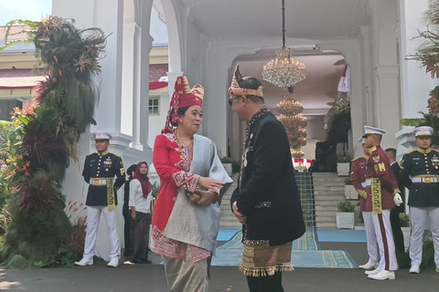 Ketua DPR RI Puan Maharani tiba menghadiri upacara peringatan HUT ke-80 RI di Istana Merdeka, Jakarta, Minggu (17/8/2025). Foto: Zamachsyari/kumparan
