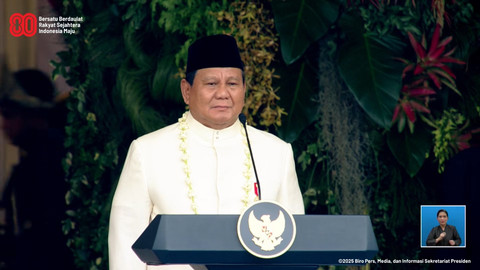 Presiden Prabowo Subianto tiba untuk menjadi inspektur upacara peringatan HUT ke-80 RI di Istana Merdeka, Jakarta, Minggu (17/8/2025). Foto: YouTube/ Sekretariat Presiden