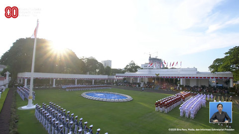 Upacara penurunan bendera Merah Putih HUT ke-80 RI di Istana Merdeka, Jakarta, Minggu (17/8/2025). Foto: YouTube/ Sekretariat Presiden