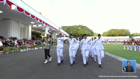 Upacara penurunan bendera Merah Putih HUT ke-80 RI di Istana Merdeka, Jakarta, Minggu (17/8/2025). Foto: Youtube/Sekretariat Presiden