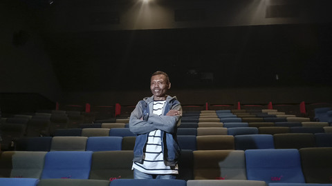 Sumanto usai nonton bareng film Labinak: Mereka Ada di Sini, di CGV Rita Supermall, Purwokerto, Jawa Tengah, Senin (18/8/2025). Foto: Giovanni/kumparan