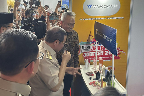Gubernur Provinsi DKI Jakarta Pramono Anung resmi membuka pelaksanaan pameran lowongan kerja (Jakarta Jobfest 2025) di Velodrome, Rawa Mangun Jakarta Timur pada Selasa (19/8/2025). Foto: Pemprov DKI Jakarta