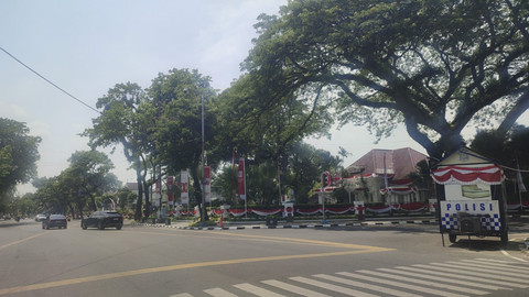 Suasana di Jalan Sudirman, Kota Medan, Selasa (19/8/2025). Foto: Tri Vosa Fabiola Ginting/kumparan