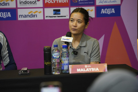 Pelatih Timnas Wanita Malaysia U-16 Leila Chua Pak Ling saat konferensi pers jelang Piala AFF Wanita U-16 di Solo Paragon, Solo, Jawa Tengah, Selasa (19/8/2025). Foto: Dok. PSSI