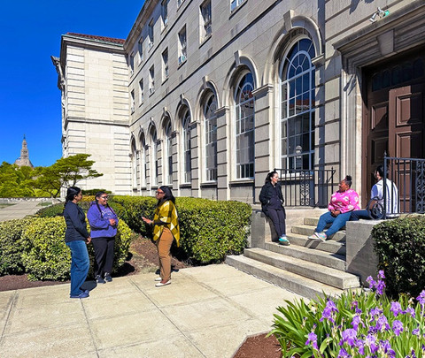 Pemandangan kampus Trinity Washington University, perguruan tinggi seni liberal Katolik pertama untuk perempuan yang didirikan di Amerika Serikat. Foto: Trinity Washington University
