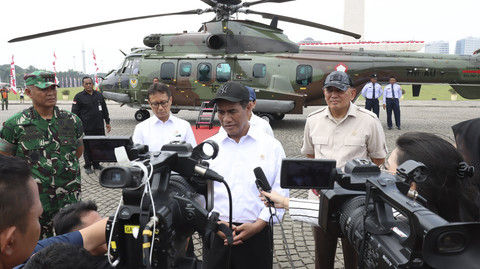 Menhan, Sjafrie Sjamsoeddin, Mentan, Andi Amran, Menkes, Budi Gunadi Sadikin, dan Menkeu, Sri Mulyani, usai meninjau batalyon teritorial pembangunan di Monas, Jakarta Pusat, Rabu (20/8/2025). Foto: Dok. Istimewa