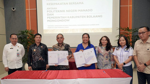 Penandatangan kesepakatan bersama antara Pemkab Bolmong dan Politeknik Negeri Manado untuk berbagai kegiatan peningkatan SDM.