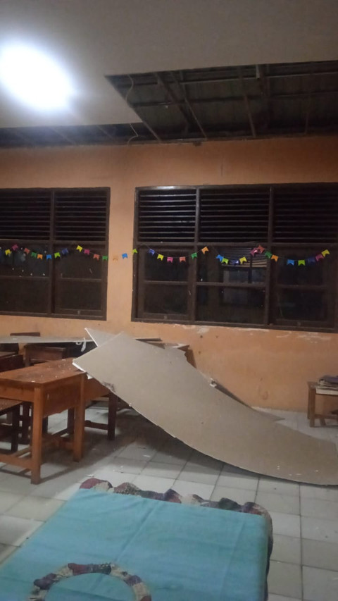 Kerusakan bangunan SDN Kutamaneuh 2, Kecamatan Tegalwaru, Kabupaten Karawang, Jawa Barat, pascagempa 4,7 magnitudo yang berpusat di Kabupaten Bekasi, Rabu (20/8/2025). Foto: Dok. BPBD Kabupaten Karawang