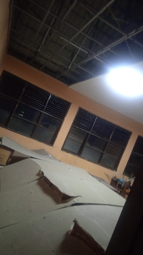 Kerusakan bangunan SDN Kutamaneuh 2, Kecamatan Tegalwaru, Kabupaten Karawang, Jawa Barat, pascagempa 4,7 magnitudo yang berpusat di Kabupaten Bekasi, Rabu (20/8/2025). Foto: Dok. BPBD Kabupaten Karawang