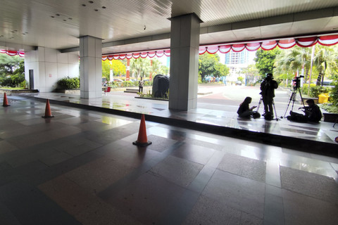 Suasana parkiran di Kantor Kemenaker pada Kamis (21/8/2025). Foto: Rachmadi Rasyad/kumparan