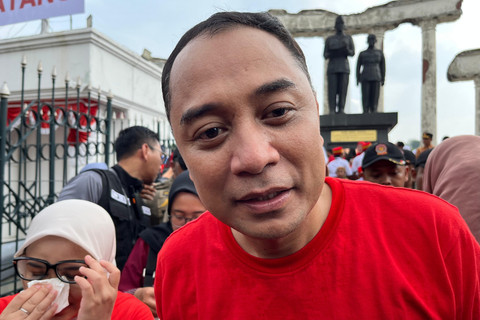 Wali Kota Surabaya Eri Cahyadi di Tugu Pahlawan Surabaya, Kamis (21/8/2025). Foto: Dok. Istimewa