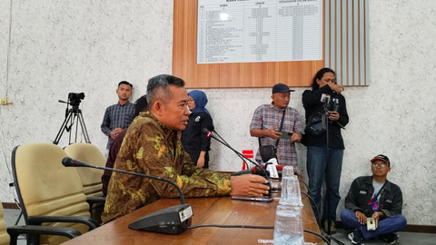 Mantan Kepala BPKAD Pati, Sukardi saat memberikan keterangan di Rapat Pansus Pemakzulan Bupati Pati Sudewo di Ruang Banggar, Kamis (21/8/2025). Foto: kumparan