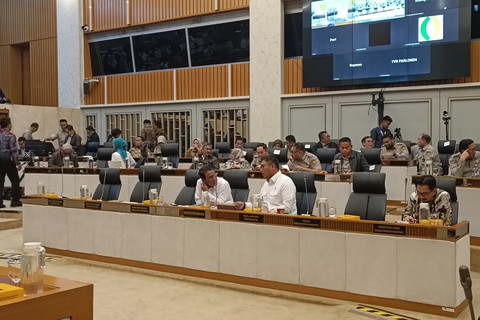 Menteri Pertanian Andi Amran Sulaiman saat Rapat Kerja dengan Komisi IV DPR, di Kompleks Senayan, Jakarta, Kamis (21/8/2025). Foto: Muhammad Fhandra/kumparan