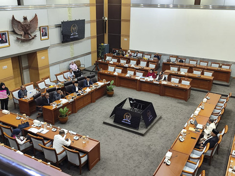 Suasana rapat dengar pendapat Komisi VIII DPR bersama pakar membahas RUU Haji dan Umrah di Kompleks Parlemen Senayan, Jakarta, Kamis (21/5/2025). Foto: Luthfi Humam/kumparan