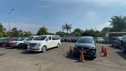 Lokasi penculikan pegawai Bank di lahan parkir, Pasar Rebo, Jakarta Timur, Jumat (22/8/2025).  Foto: Rayyan Farhansyah/kumparan