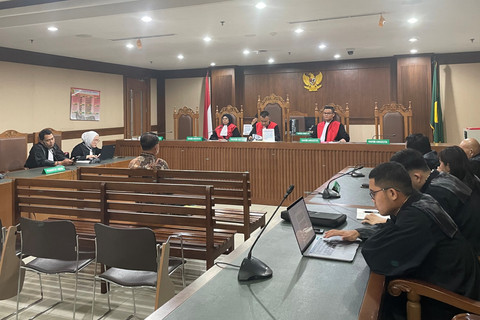 Eks Ketua Pengadilan Negeri (PN) Surabaya, Rudi Suparmono, saat menjalani sidang putusan terkait kasus dugaan suap dalam vonis bebas Ronald Tannur, di Pengadilan Tipikor Jakarta, Jumat (22/8/2025). Foto: Fadhil Pramudya/kumparan