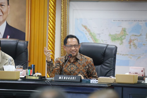Mendagri Tito Karnavian bersama Menteri PKP Maruarar Sirait menghadiri rapat Program 3 Juta Rumah dan 2.200 Rumah di Provinsi Papua Pegunungan di Kantor Pusat Kemendagri, Jakarta, Kamis (21/8/2025). Foto: Kemendagri RI