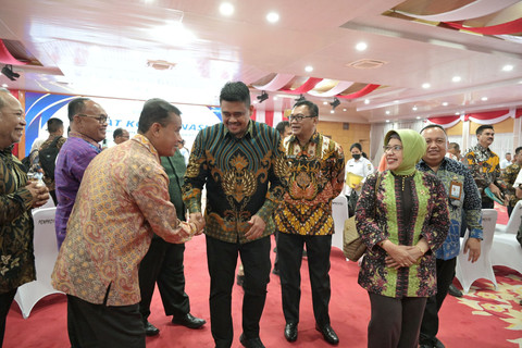 Rapat Koordinasi (Rakor) Pembangunan Ekonomi Makro, Gubernur Bobby Nasution, bersama Badan Pusat Statistik (BPS) dan Perum Bulog, di Aula Tengku Rizal Nurdin, Rumah dinas Gubernur, Jalan Jenderal Sudirman Nomor 41 Medan, Rabu (20/8/2025). Foto: Pemprov Sumut
