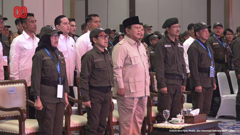 Presiden Prabowo Subianto bersama Mendagri Tito Karnavian, Mensos Saifullah Yusuf, dan Menteri Pemberdayaan Masyarakat Muhaimin Iskandar saat menghadiri acara Retreat Guru dan Kepala Sekolah Rakyat di JIExpo Kemayoran, Jakarta, Jumat (22/8/2025). Foto: Youtube/Sekretariat Presiden