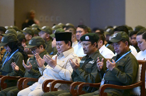 Presiden Prabowo Subianto bersama Mendagri Tito Karnavian, Mensos Saifullah Yusuf, dan Menteri Pemberdayaan Masyarakat Muhaimin Iskandar saat menghadiri acara Retreat Guru dan Kepala Sekolah Rakyat di JIExpo Kemayoran, Jakarta, Jumat (22/8/2025). Foto: Muchlis Jr/Biro Pers Sekretariat Presiden