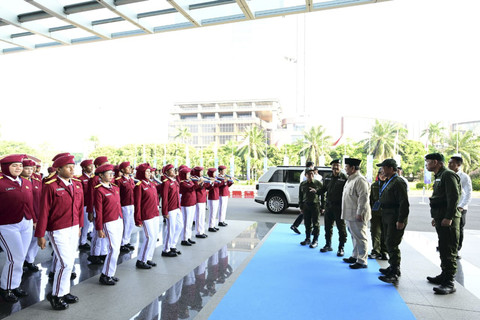 Presiden Prabowo Subianto tiba saat menghadiri acara Retreat Guru dan Kepala Sekolah Rakyat di JIExpo Kemayoran, Jakarta, Jumat (22/8/2025). Foto: Muchlis Jr/Biro Pers Sekretariat Presiden