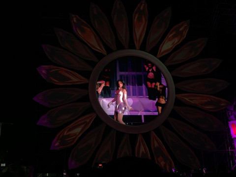 Untuk pertama kalinya, penyanyi Camila Cabello tampil di Jakarta lewat gelaran LaLaLa Fest hari pertama di Jakarta International Expo, Jumat (22/8) malam. Foto: Vincentius Mario/kumparan