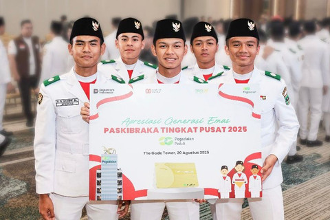 Pegadaian berikan apresiasi tabungan emas untuk anggota Pasukan Pengibar Bendera Pusaka (Paskibraka) Tingkat Pusat Tahun 2025 di Ballroom The Gade Tower, Jakarta, pada Rabu (20/08). Foto: Dok. Pegadaian