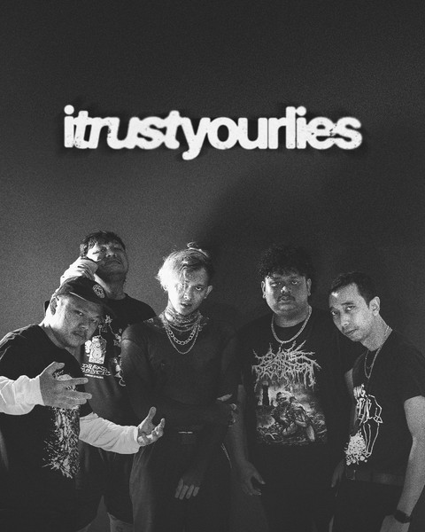 Band itrustyourlies Rayakan Emo 2000-an Lewat Single The Screen Asked...