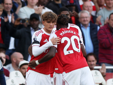 Max Dowman menggantikan Noni Madueke saat Arsenal vs Leeds United dalam laga pekan kedua Liga Inggris 2025/26 di Stadion Emirates, London, Sabtu (23/8) malam WIB. Foto: REUTERS/David Klein