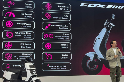 Motor listrik Polytron FOX 200 resmi meluncur di BCA EXPO 2025 di ICE BSD, Tangerang, Jumat (22/8/2025). Foto: Alvian Yoga Yulianto/kumparan