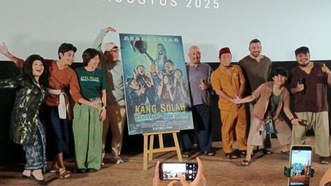 Konferensi pers perilisan trailer dan poster film Kang Solah From Kang Mak X Nenek Gayung di Kawasan Kuningan, Jakarta Selatan, Minggu (24/8/2025). Foto: Aprilandika Pratama/kumparan
