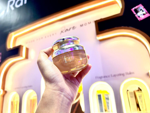 Rare Eau de Parfum, parfum pertama dari Rare Beauty. Foto: Judith Aura/kumparan