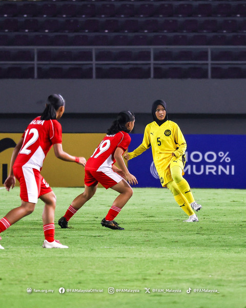 Timnas U-16 Wanita Indonesia vs Malaysia dalam laga kedua Grup A Piala AFF di Stadion Manahan Solo, Minggu (24/8) malam WI... </div>
<div class=