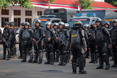 Polisi menggelar apel pengamanan jelang aksi pengiriman surat KPK menangkap Bupati Pati Sudewo yang akan dilakukan masyarakat Pati di Alun-Alun Pendopo Bupati Pati, Jawa Tengah, Senin (25/8/2025). Foto: Iqbal Firdaus/kumparan