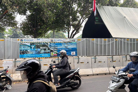 Suasana kepadatan lalu lintas di Jalan TB Simatupang, Jakarta Selatan, Senin (25/8/2025). Foto: Abid Raihan/kumparan