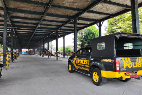 Situasi usai peristiwa ricuh suporter di Tempat Parkir Ngabean Kota Yogyakarta, Senin (25/8/2025). Foto: Arfiansyah Panji Purnandaru/kumparan