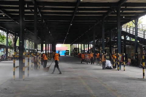 Situasi usai peristiwa ricuh suporter di Tempat Parkir Ngabean Kota Yogyakarta, Senin (25/8/2025). Foto: Arfiansyah Panji Purnandaru/kumparan