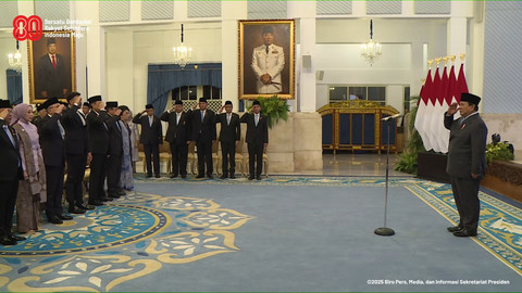 Presiden Prabowo Subianto saat Upacara Penganugerahan Tanda Kehormatan dan Tanda Jasa di Istana Negara, Jakarta Pusat, Senin (25/8/2025). Foto: Youtube/Sekretariat Presiden