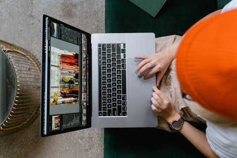 Pexels/Mart Production