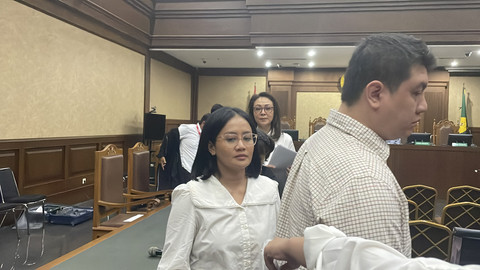 Mantan pacar eks Direktur Utama PT Taspen (Persero) Antonius Nicholas Stephanus Kosasih, Theresia Meila Yunita, saat menjadi saksi kasus dugaan korupsi investasi fiktif PT Taspen (Persero), di Pengadilan Tipikor Jakarta, Senin (25/8/2025). Foto: Fadhil Pramudya/kumparan