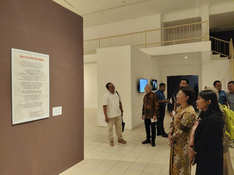 Indonesia, Life Behind Data" digelar di Jogja Gallery, Kota Yogyakarta, Senin (25/8/2025). Foto: Arfiansyah Panji Purnandaru/kumparan