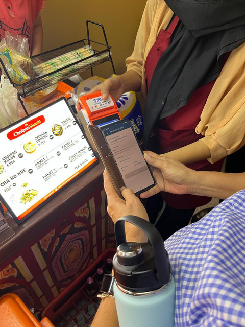 BRI hadirkan cashbank mulai dari 20% untuk transaksi QRIS BRImo pada festival Kampoeng Tempo Doeloe 2025 di La Piazza, Summarecon Mall Kelapa Gading, Jakarta pada 15 Agustus-28 September 2025. Foto: Dok. BRI