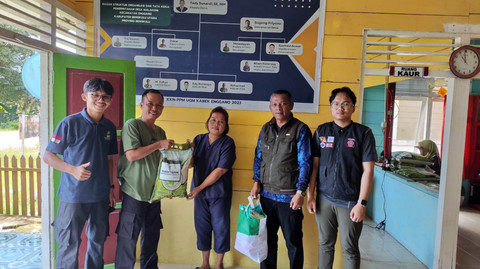 Kemensos menyalurkan stok logistik bencana ke Pulau Enggano, Bengkulu. Foto: Dok. Istimewa